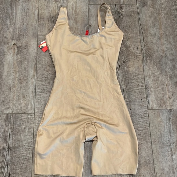 SPANX Bodysuit - Picture 4 of 5